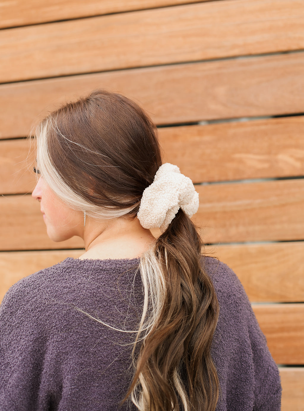 LL OVERSIZED SHERPA SCRUNCHIE // TAUPE
