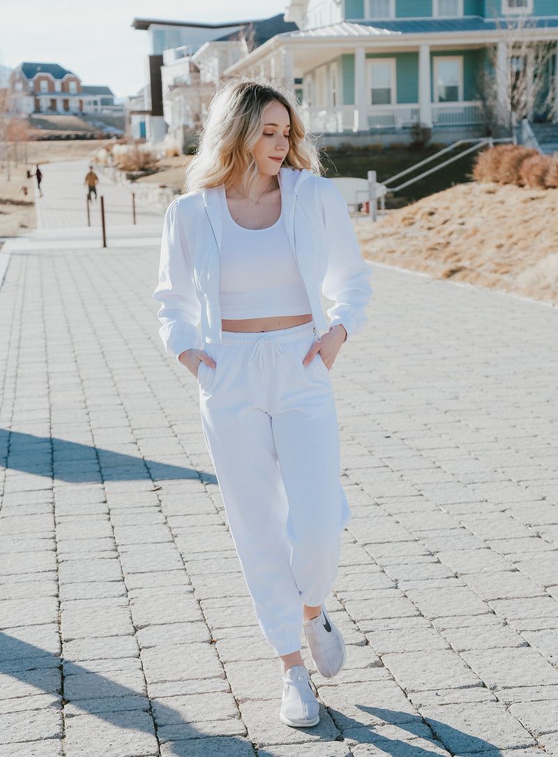 90'S OVERSIZED SWEATPANTS // WHITE